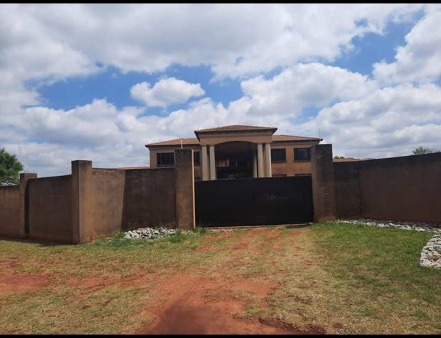 LAND FOR SALE IN KAMEELDRIFT EAST
